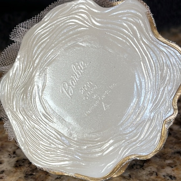 New In Box Special Edition 2000 Celebration Barbie Hallmark Keepsake Or… - Picture 4 of 4